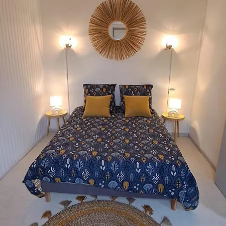 בית נופש Maison Calme Au Centre Du Village