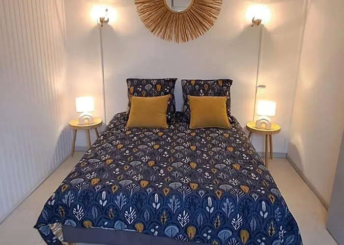 Semesterbostad Maison Calme Au Centre Du Village